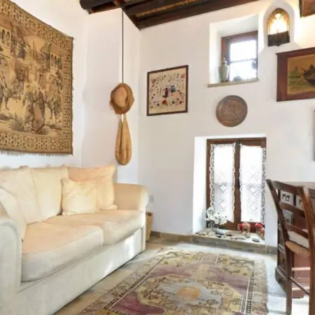 Historical House In The Old Of Сasa de vacaciones *