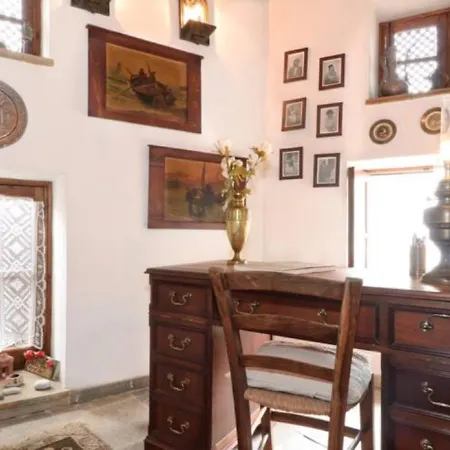 Historical House In The Old Of Feriehus Nicosia